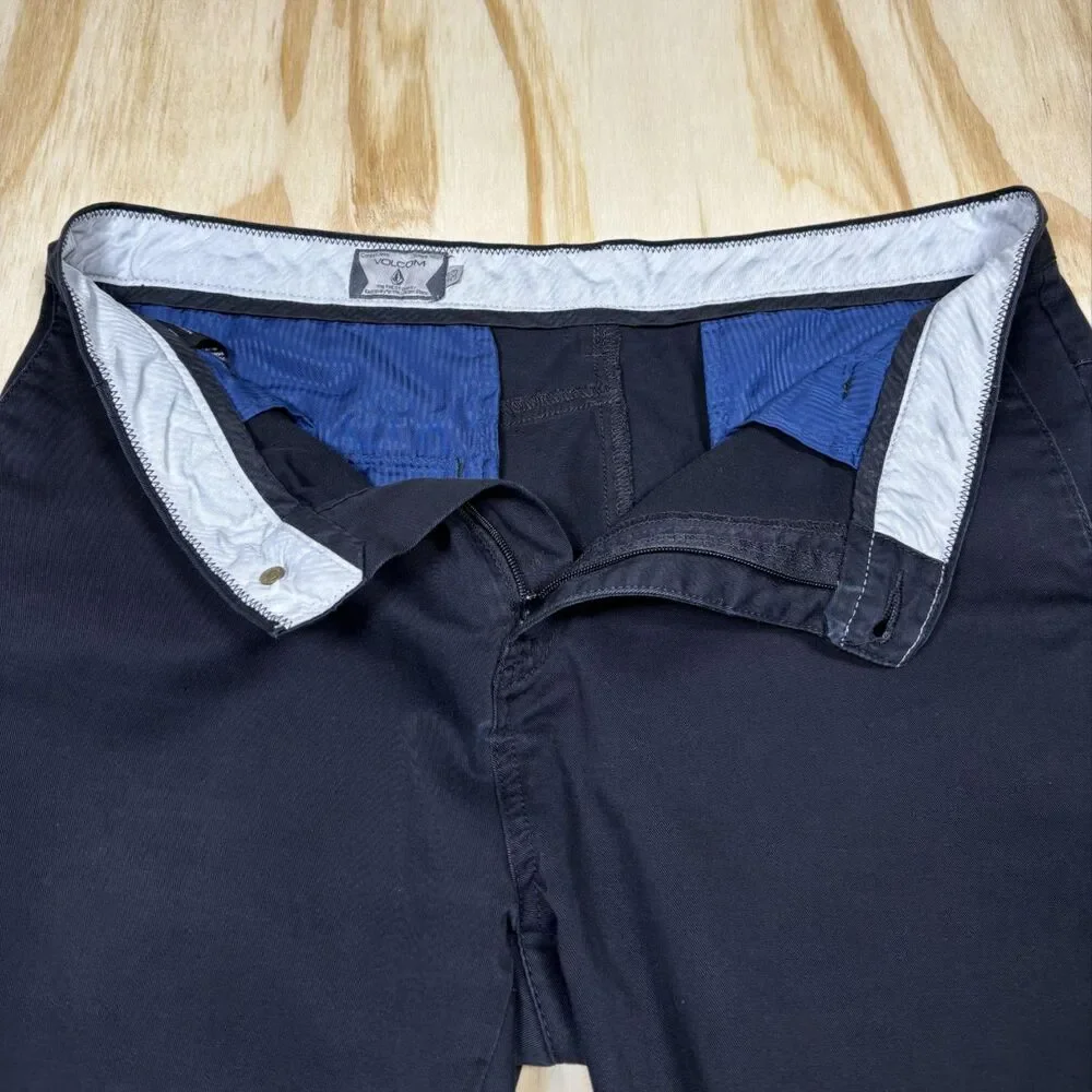 Volcom Shorts Mens 34 Black Chino Flat Front Casual Summer Vmonty Walking Logo